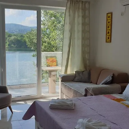 アパート Apartman Studio Bmb 2 *