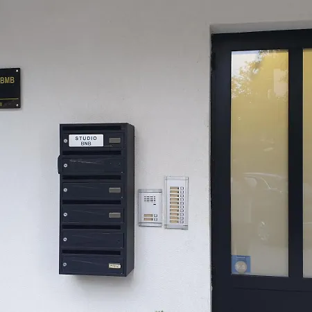 Apartman Studio Bmb 2 *