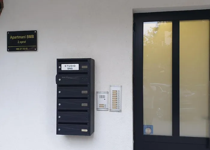 Apartman Studio Bmb 2 *